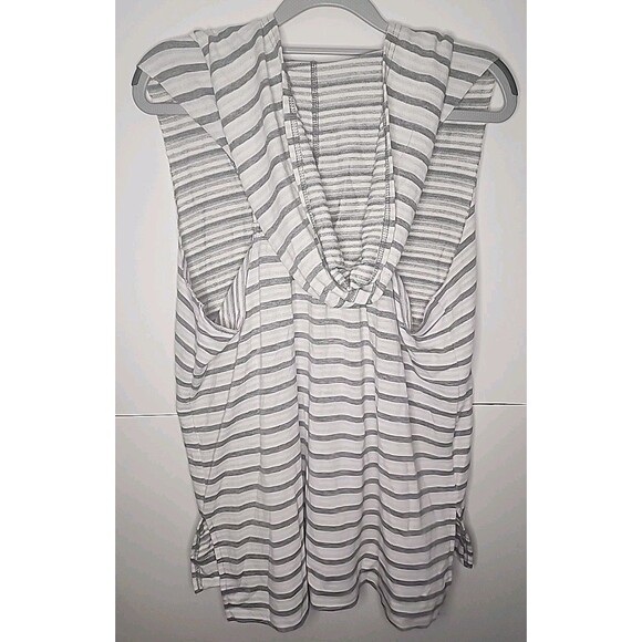 Maurices Women's Sleeveless Hoodie Top Gray White Striped Size Medium - Picture 2 of 7